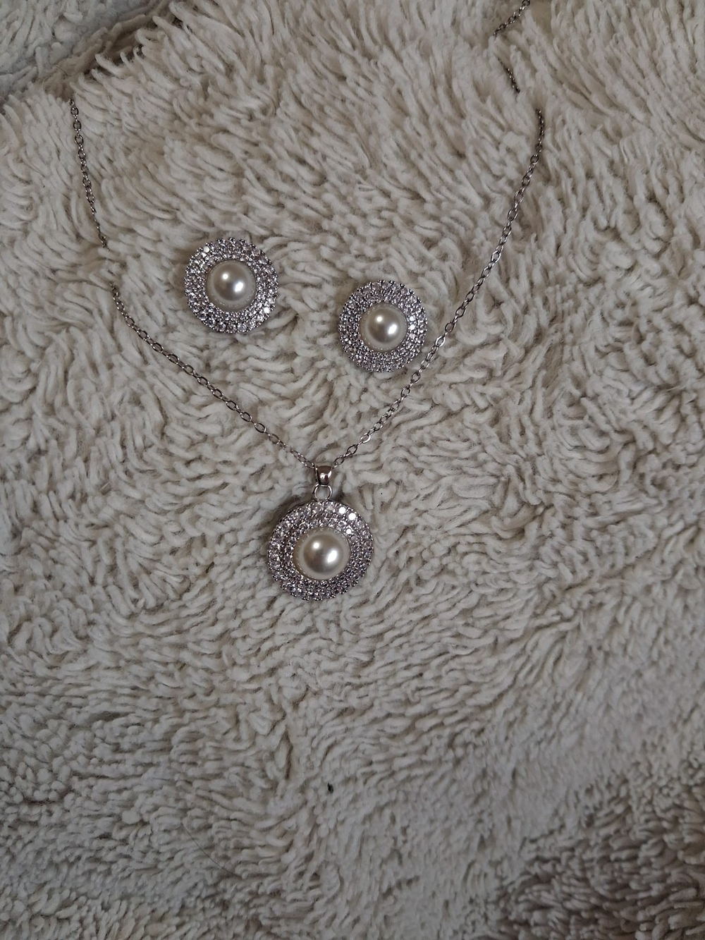 Elegant Pearl and Zirconia Halo Necklace and Earrings Set - Silver